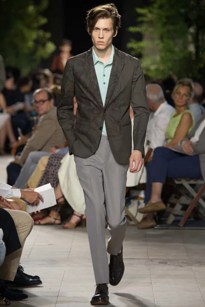 Look 2